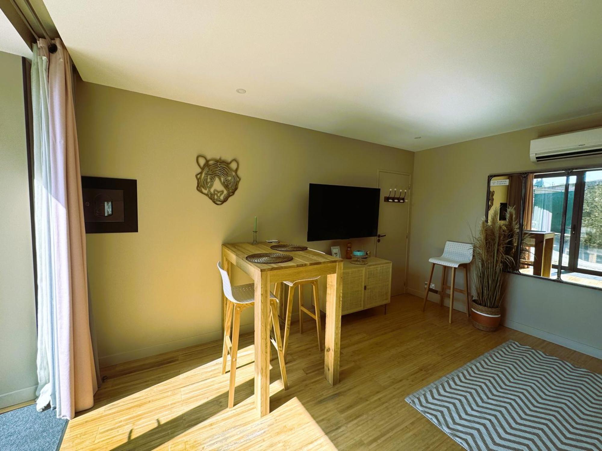 Le Dix - Classic Room - Vallabrix Proche Uzes Ngoại thất bức ảnh
